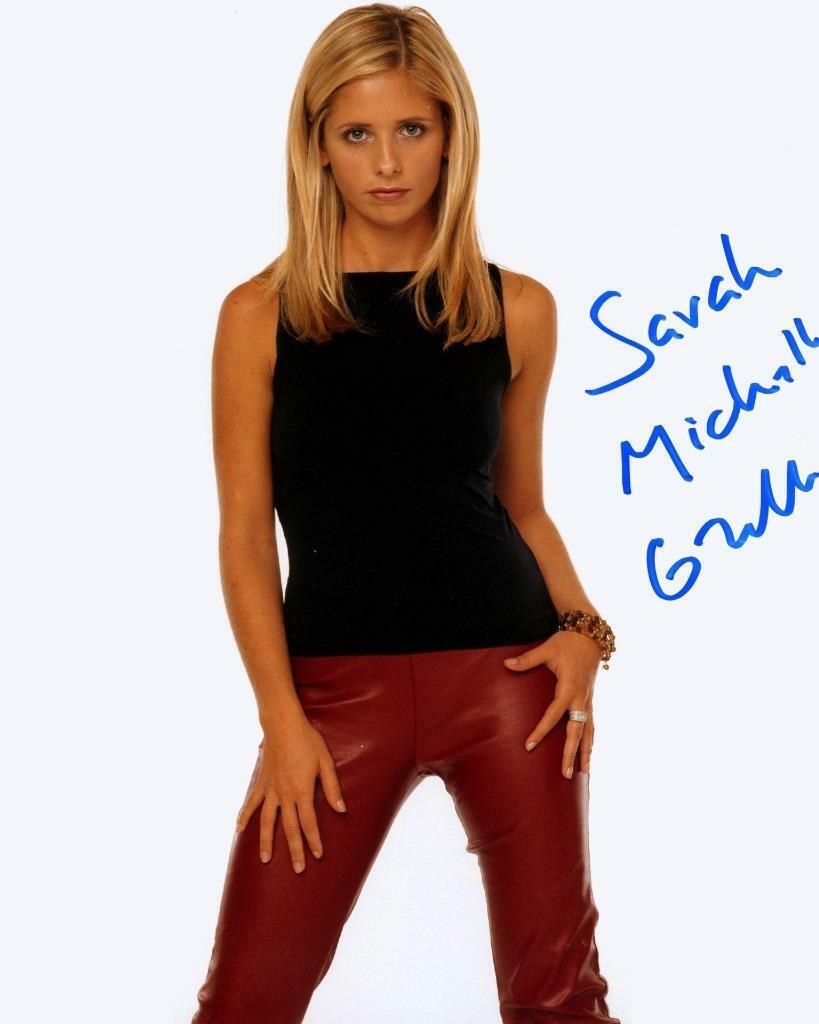 Sarah Michelle Gellar Buffy SIGNED AUTOGARPHED 10 X 8