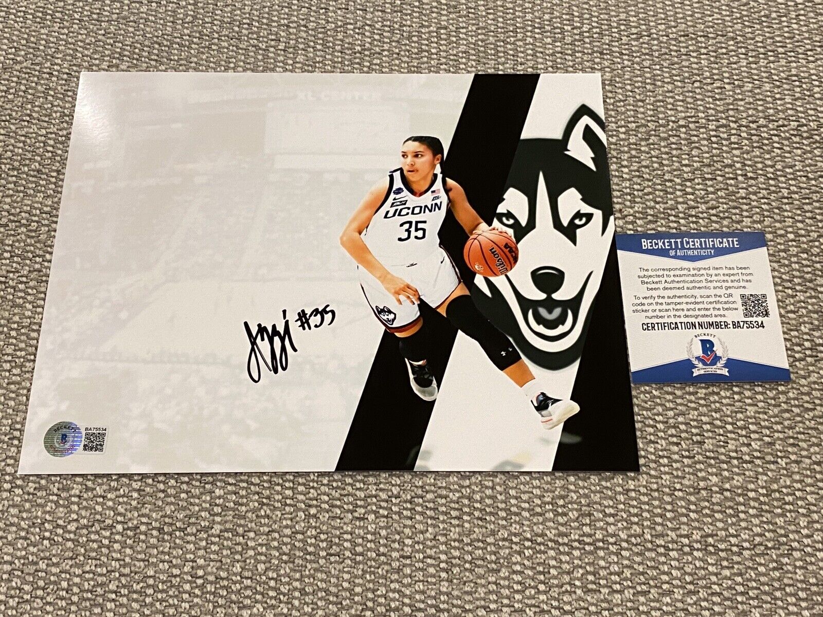 BECKETT COA! AZZI FUDD Signed Autographed 8x10 Photo Poster painting UCONN Womens Basketball