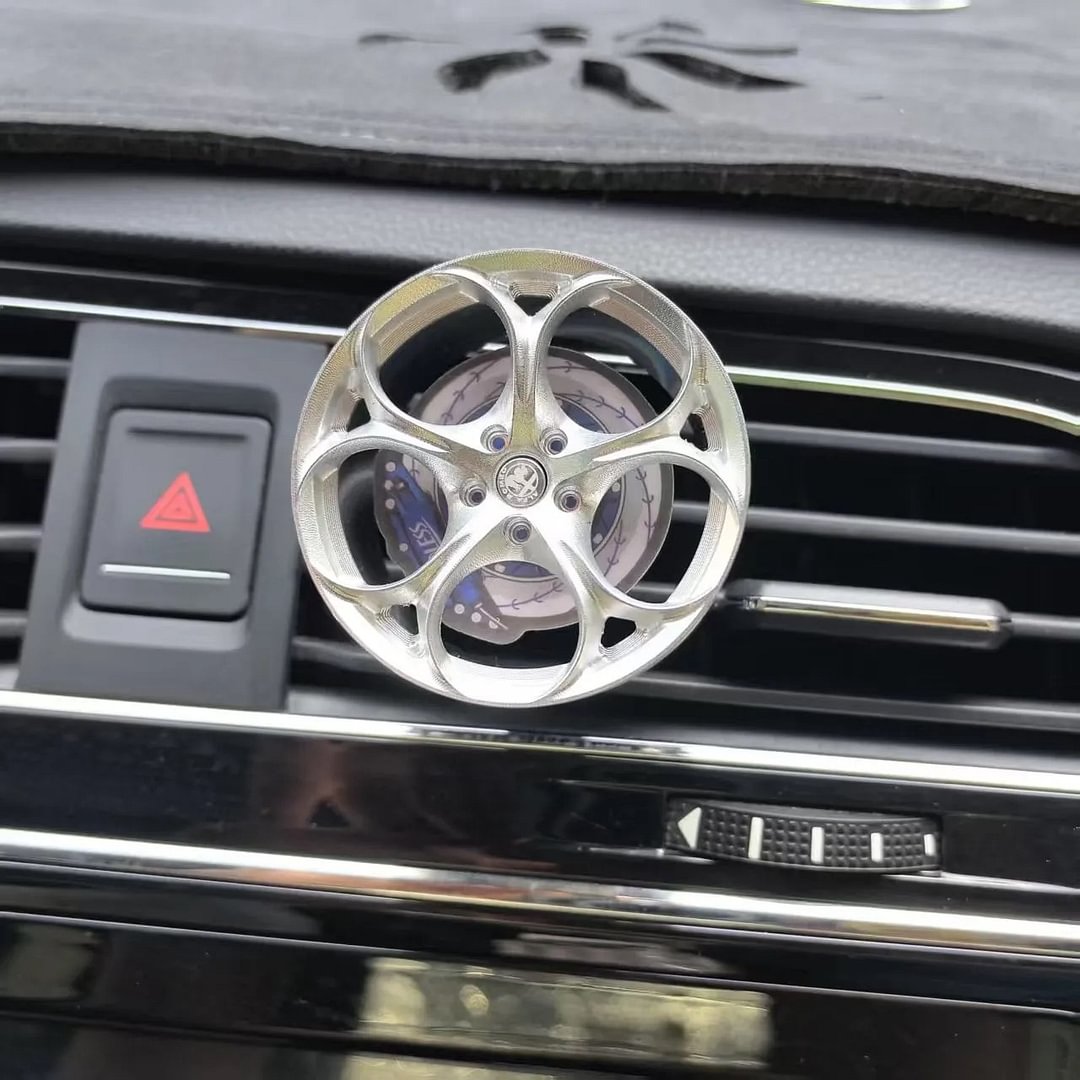 Car-mounted forged aluminum alloy wheel-shaped air freshener (car logo can be customized)