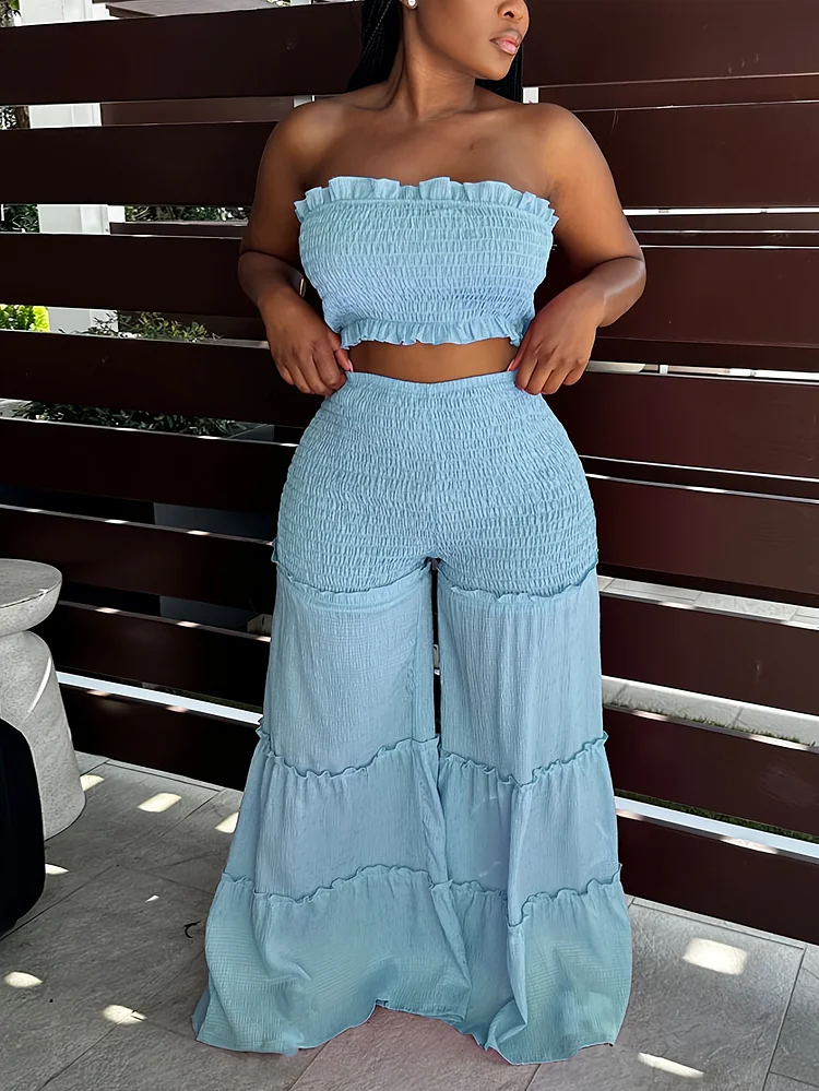 A Two-Piece Women's Set Made Of Sexy Bubble Crepe Fabric, Wrapped With Black Fungus Edges And Spliced Strapless Pant