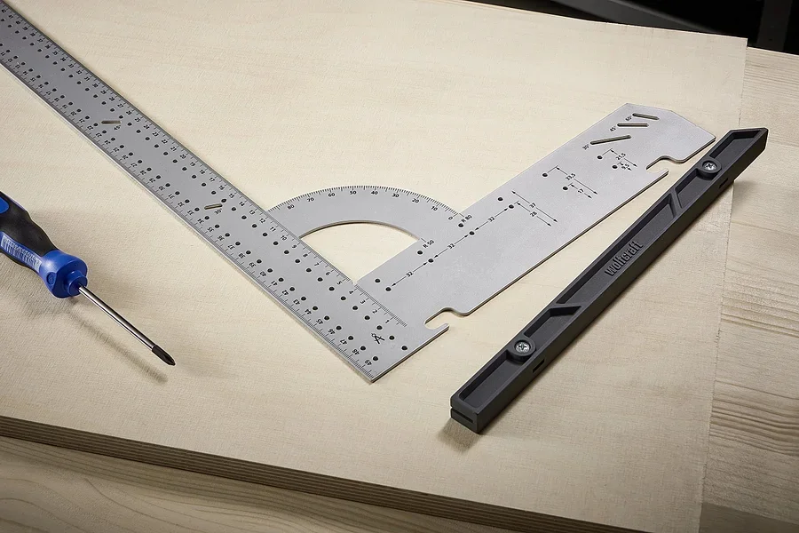 مسطرة النجارة متعددة الوظائف