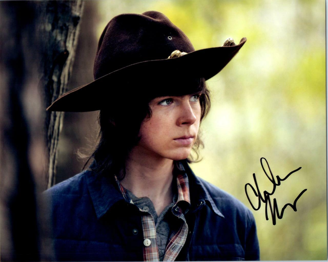 Chandler Riggs signed 8x10 Picture autographed Photo Poster painting Nice Photo Poster painting with COA