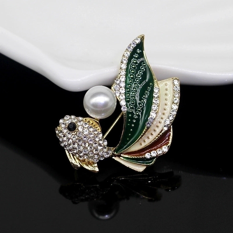 Elegant Glam Pin Geometric Alloy Plating Inlay Artificial Pearls Rhinestones Shell Women’s Brooches