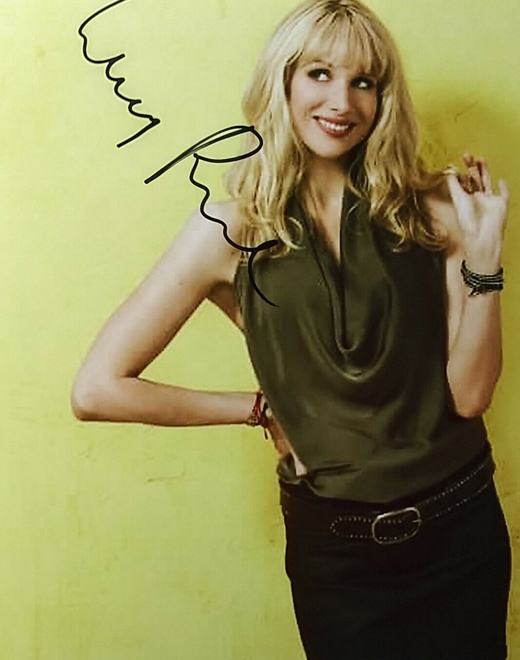 Lucy Punch signed 8 x 10