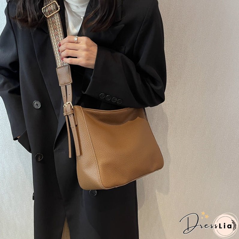 Retro Messenger Bag Large Capacity Shoulder Bag