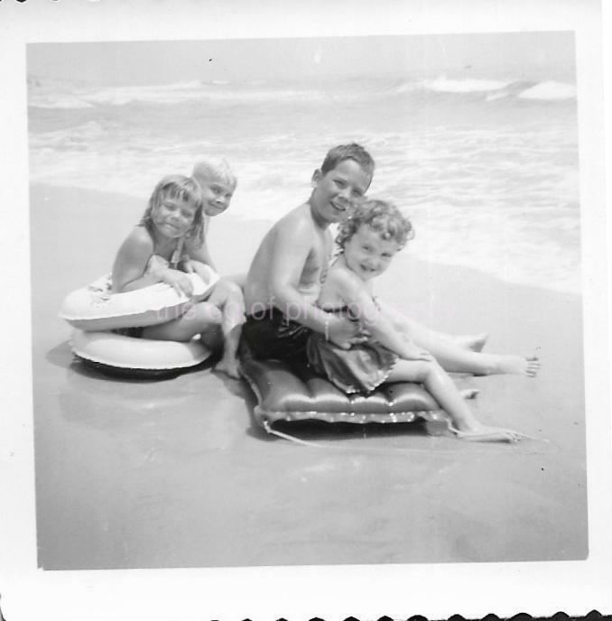 Vintage FOUND Photo Poster paintingGRAPH bw BEACH KIDS Original CHILDREN Snapshot 19 37 C