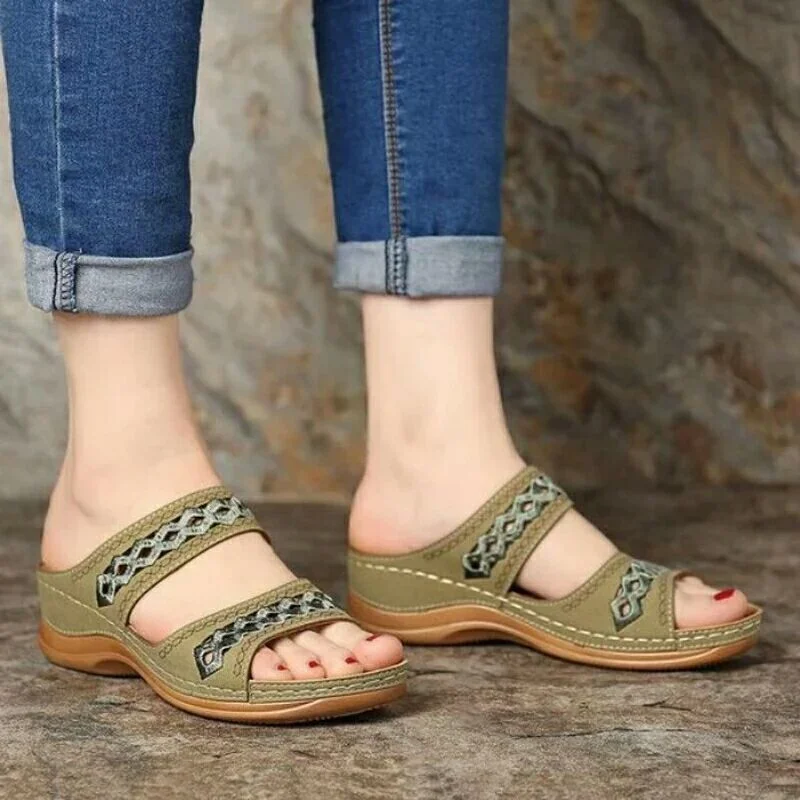 Simple orthopedic Sandals