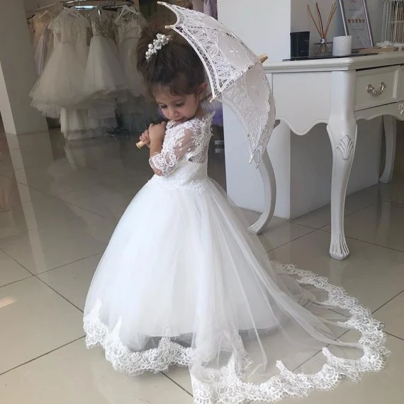 Half Sleeve White Lace Applique Flower Girl Dresses with Trimmed Lace Train