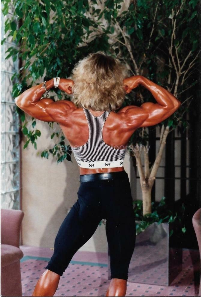 FEMALE BODYBUILDER 80's 90's FOUND Photo Poster painting Color MUSCLE WOMAN Portrait EN 16 18 Y