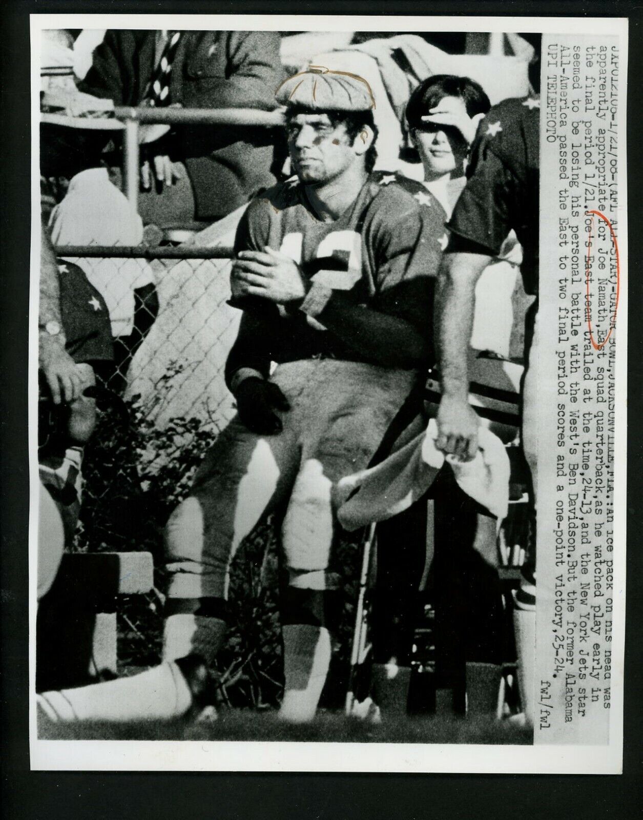 Joe Namath with ice pack on his head 1968 AFL All-Star Game Press Photo Poster painting NY Jets