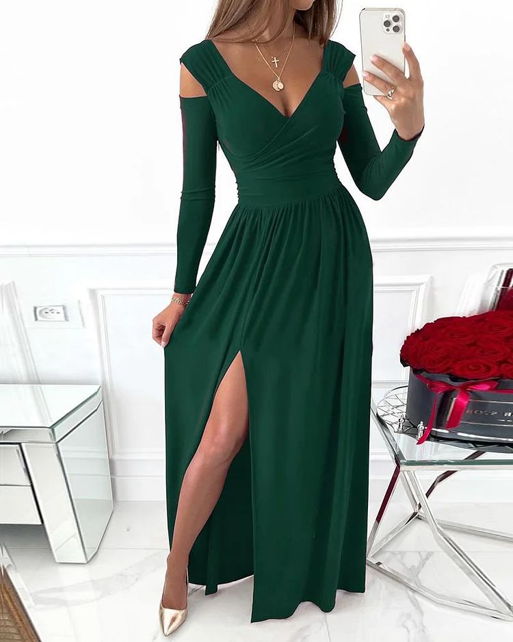 Dress with long sleeves and full swing