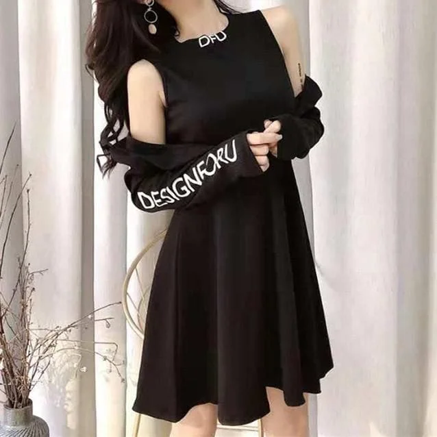 Black/White Gothic Off-Shoulder Long Sleeve Dress SP13313