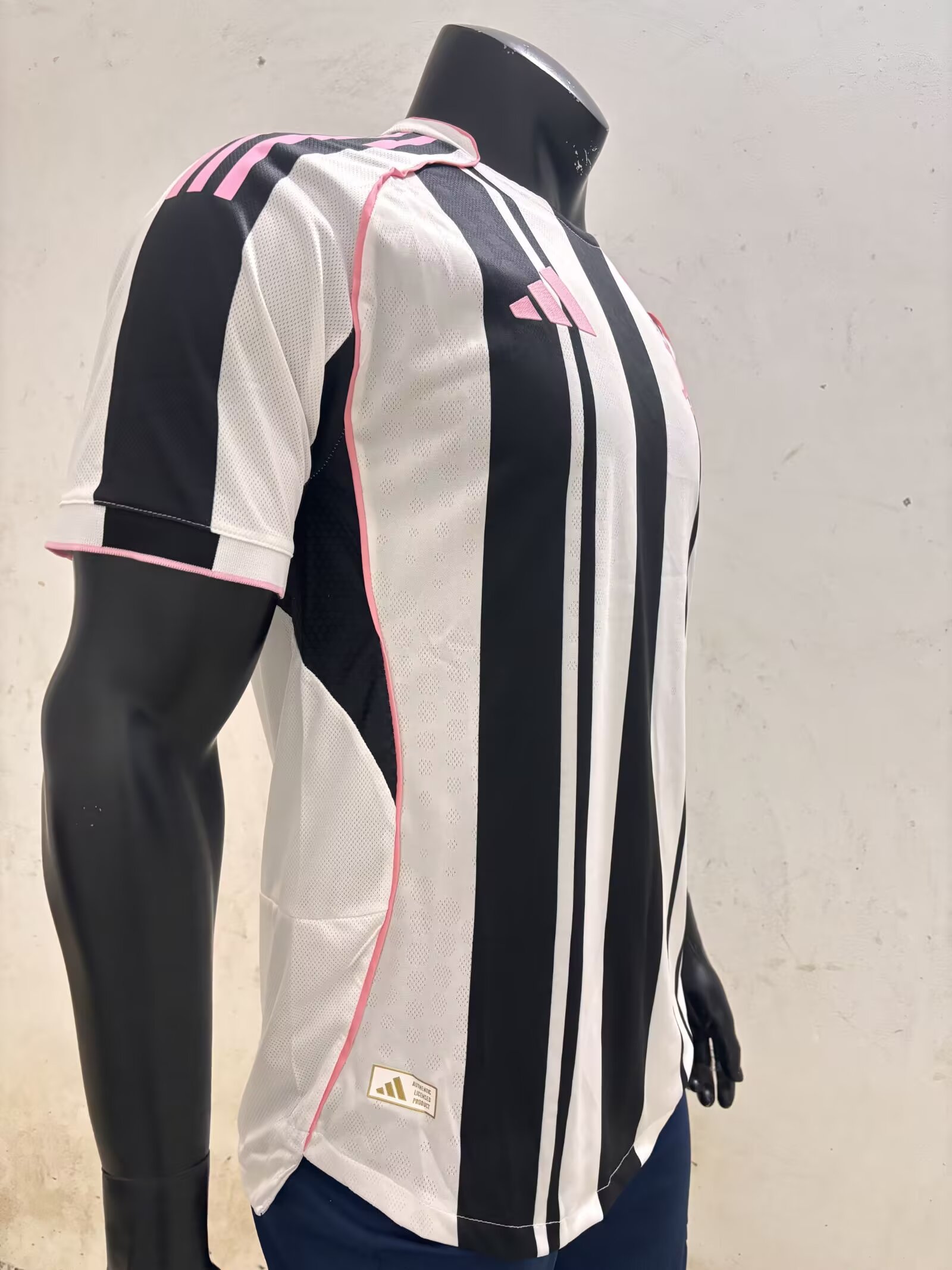 25/26 Juventus Home Player Version Men's Football T-Shirt 1:1 Thai Quality