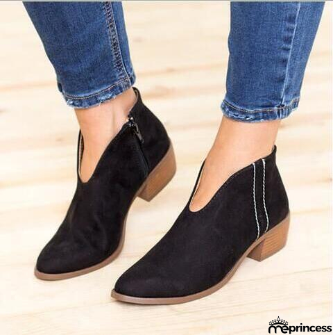 Cool and elegant Boots