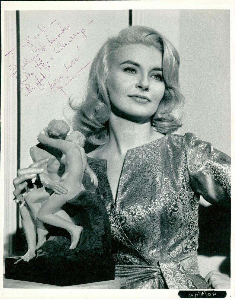 Joanne Woodward (Vintage, Inscribed) signed Photo Poster painting COA