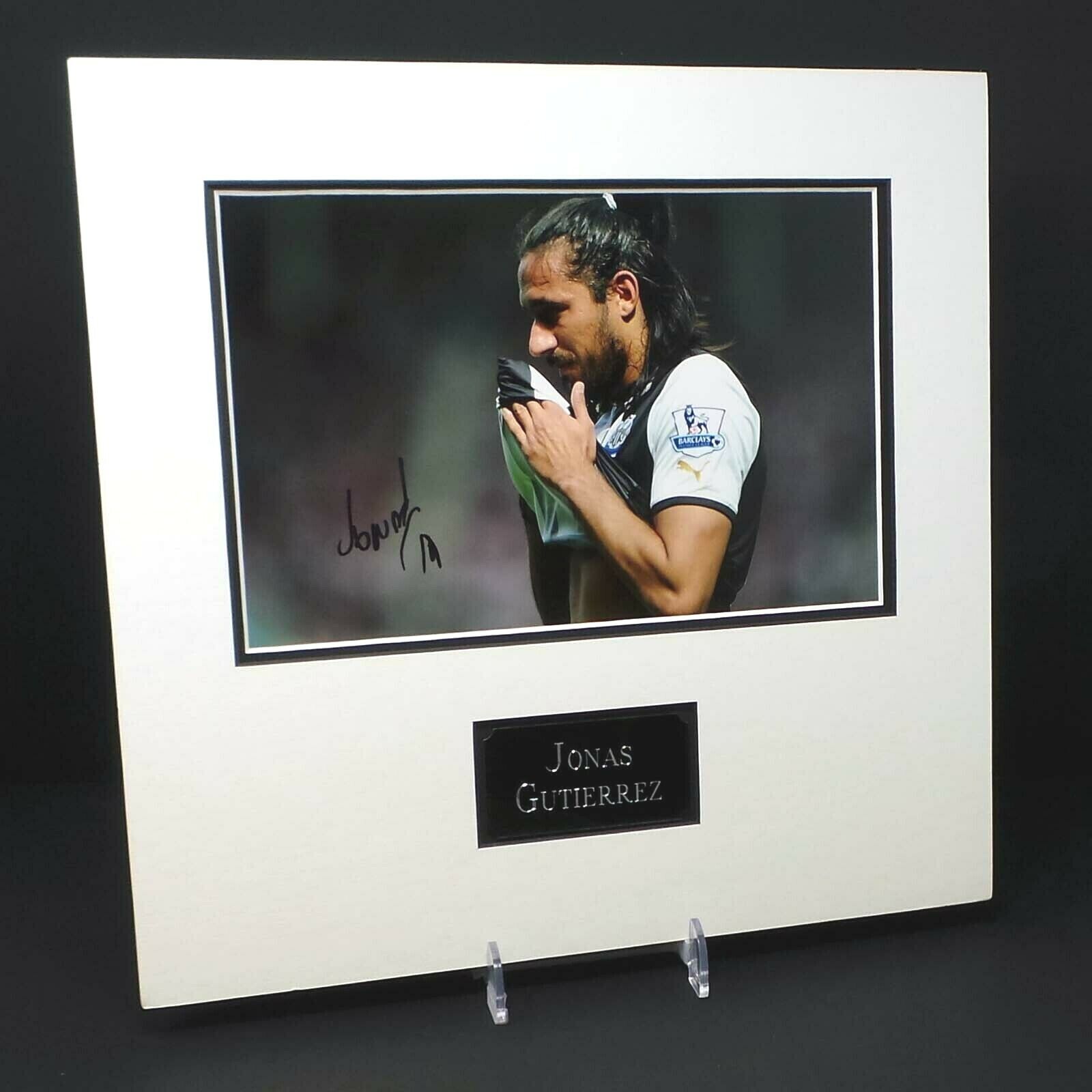 Jonas GUTIERREZ Signed & Mounted Newcastle Utd 12x8 Photo Poster painting Display AFTAL RD COA