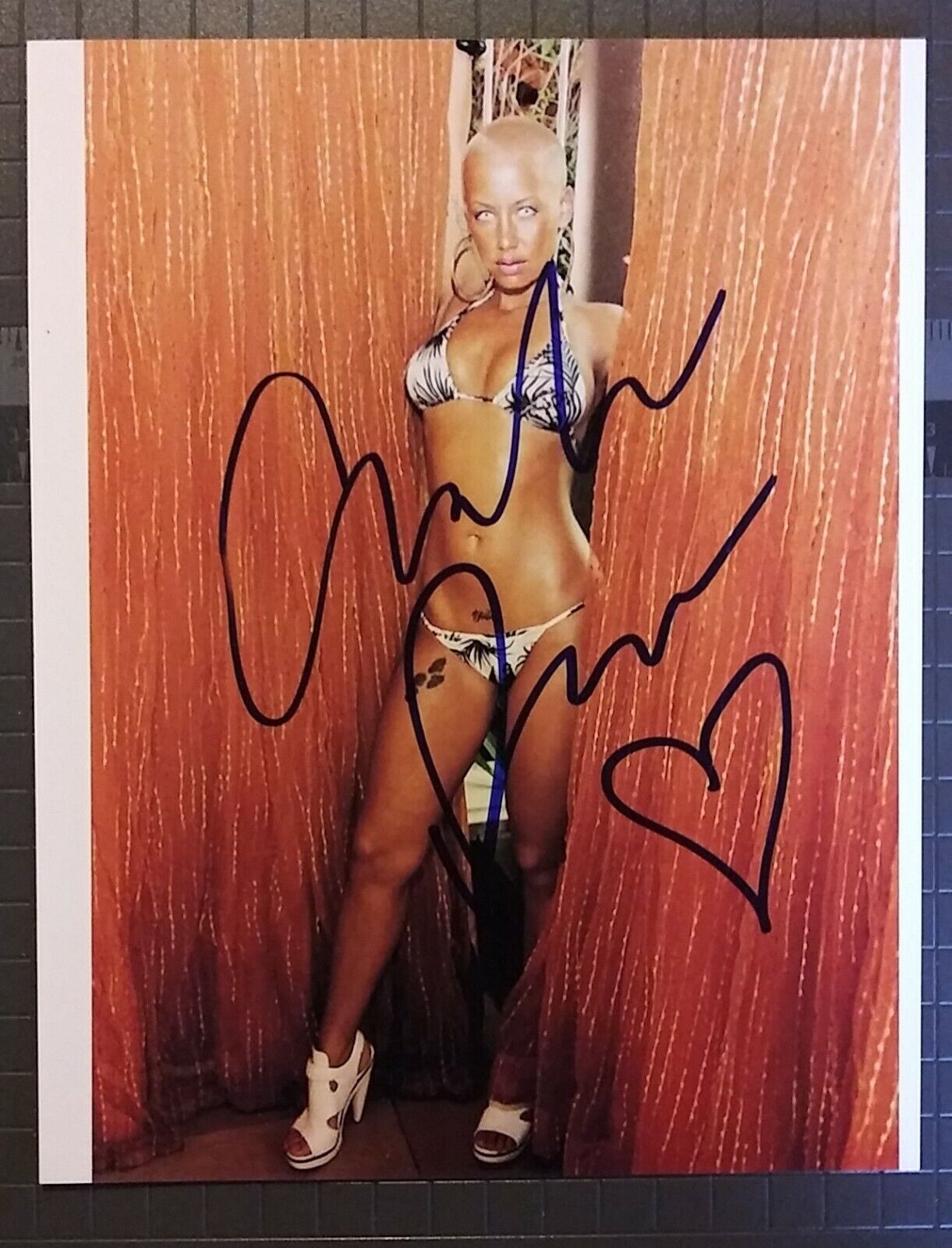 Amber Rose signed 8x10