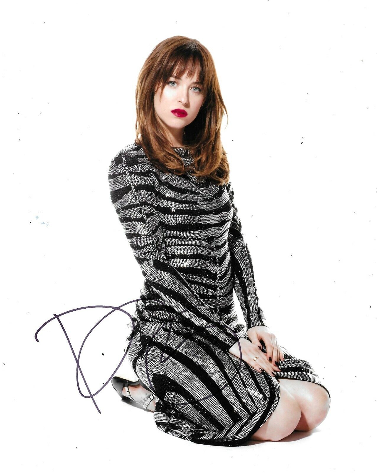 Dakota Johnson Signed Saturday Night Live 10x8 Photo Poster painting AFTAL