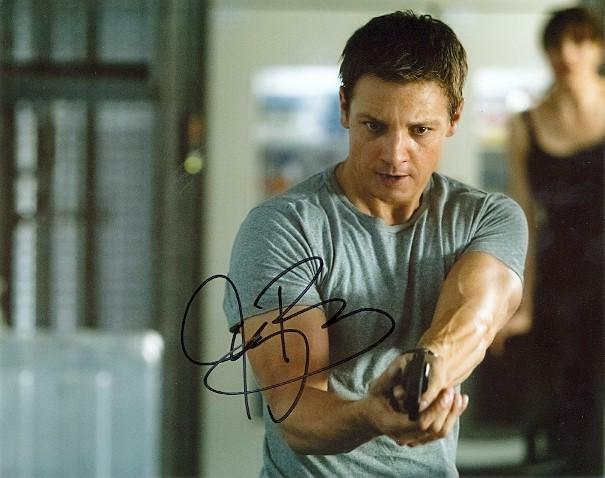 Jeremy Renner Signed - Autographed The BOURNE LEGACY 8x10 inch Photo Poster painting