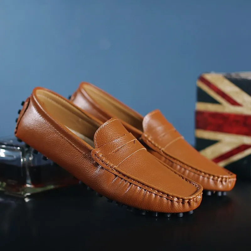 Men Loafers Shoes Split Leather Fashion moccasins High Quality Casual Leather Shoes Soft Flats Comfort Men Driving Shoes
