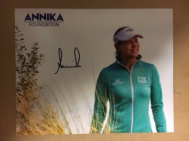 Annika Sorenstam Golfer Autographed 8x10 Photo Poster paintinggraph(Waliking thru The Grass) COA