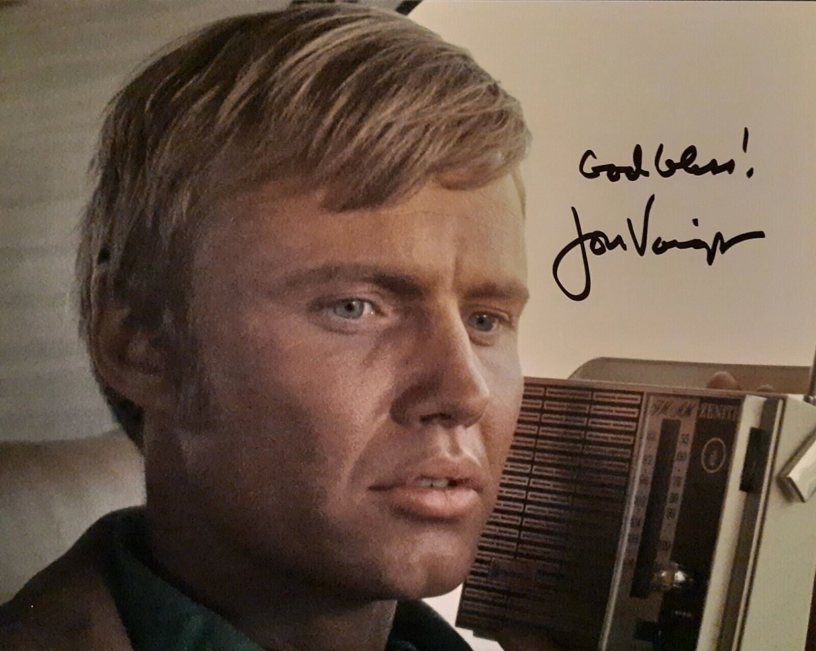 Jon Voight signed 8x10