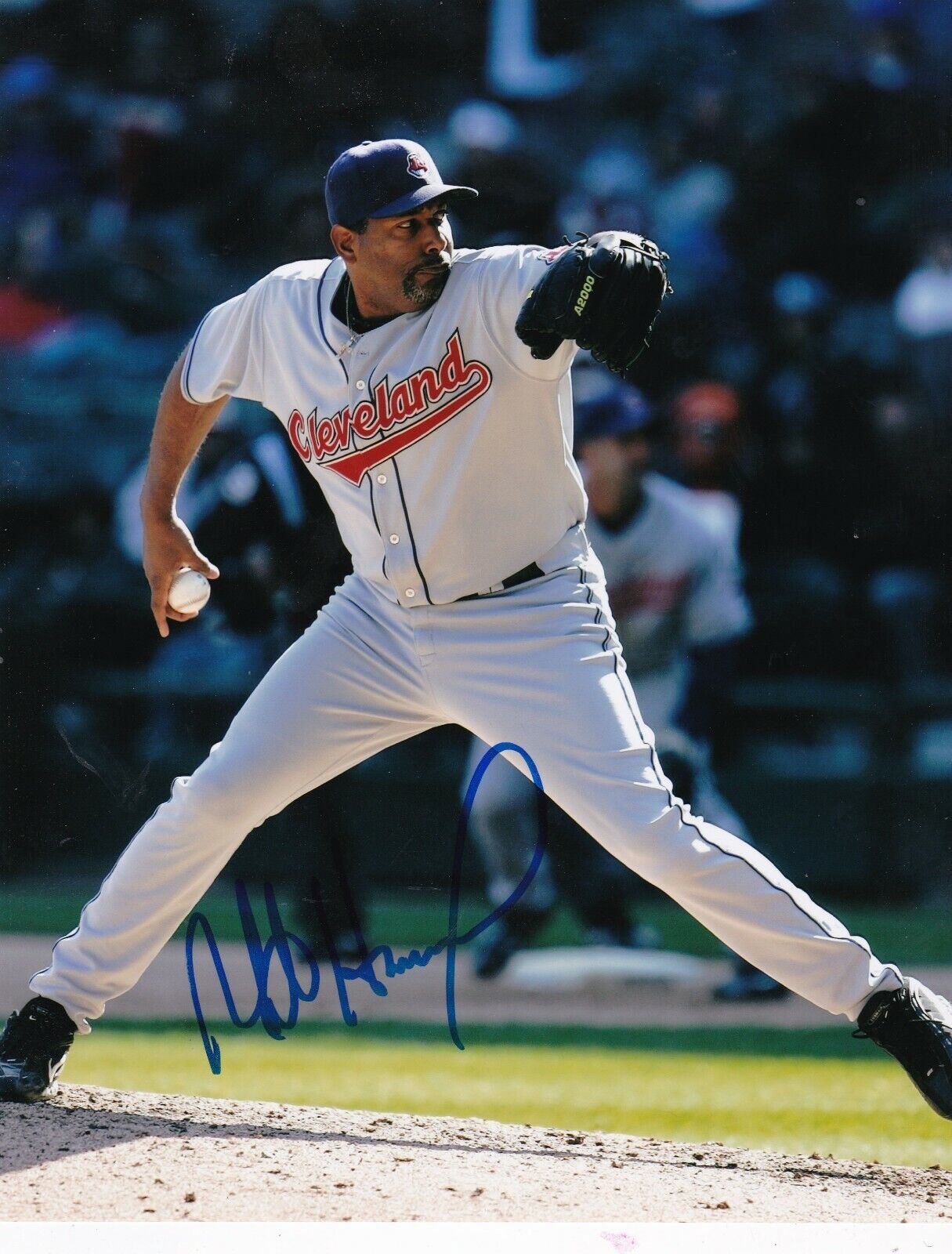 ROBERTO HERNANDEZ CLEVELAND INDIANS ACTION SIGNED 8x10