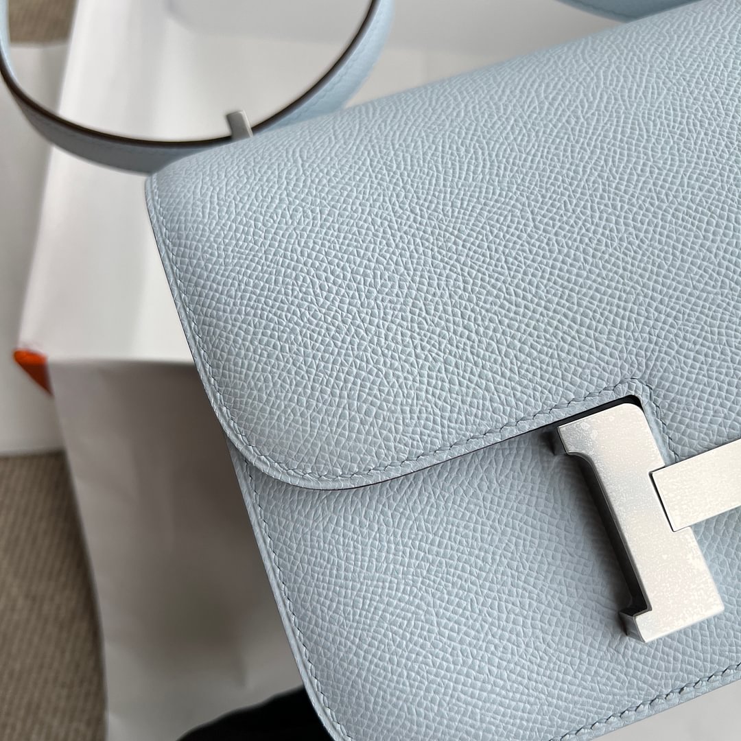 Constance 18CM Epsom T0 Bleu Brume PHW