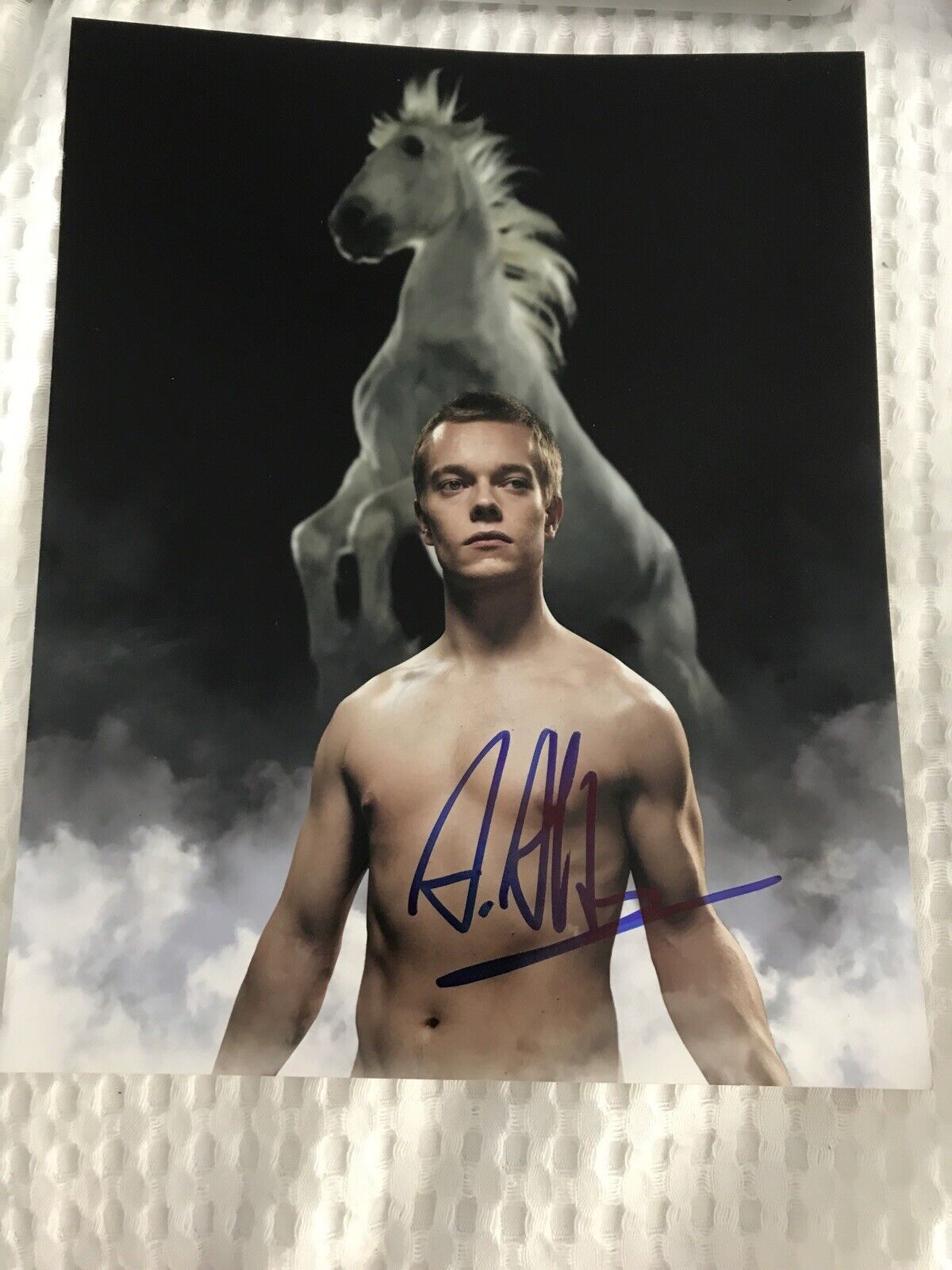 HAND SIGNED 10x8 Alfie Allen Equus Photo Poster painting. Theon Greyjoy Game Of Thrones