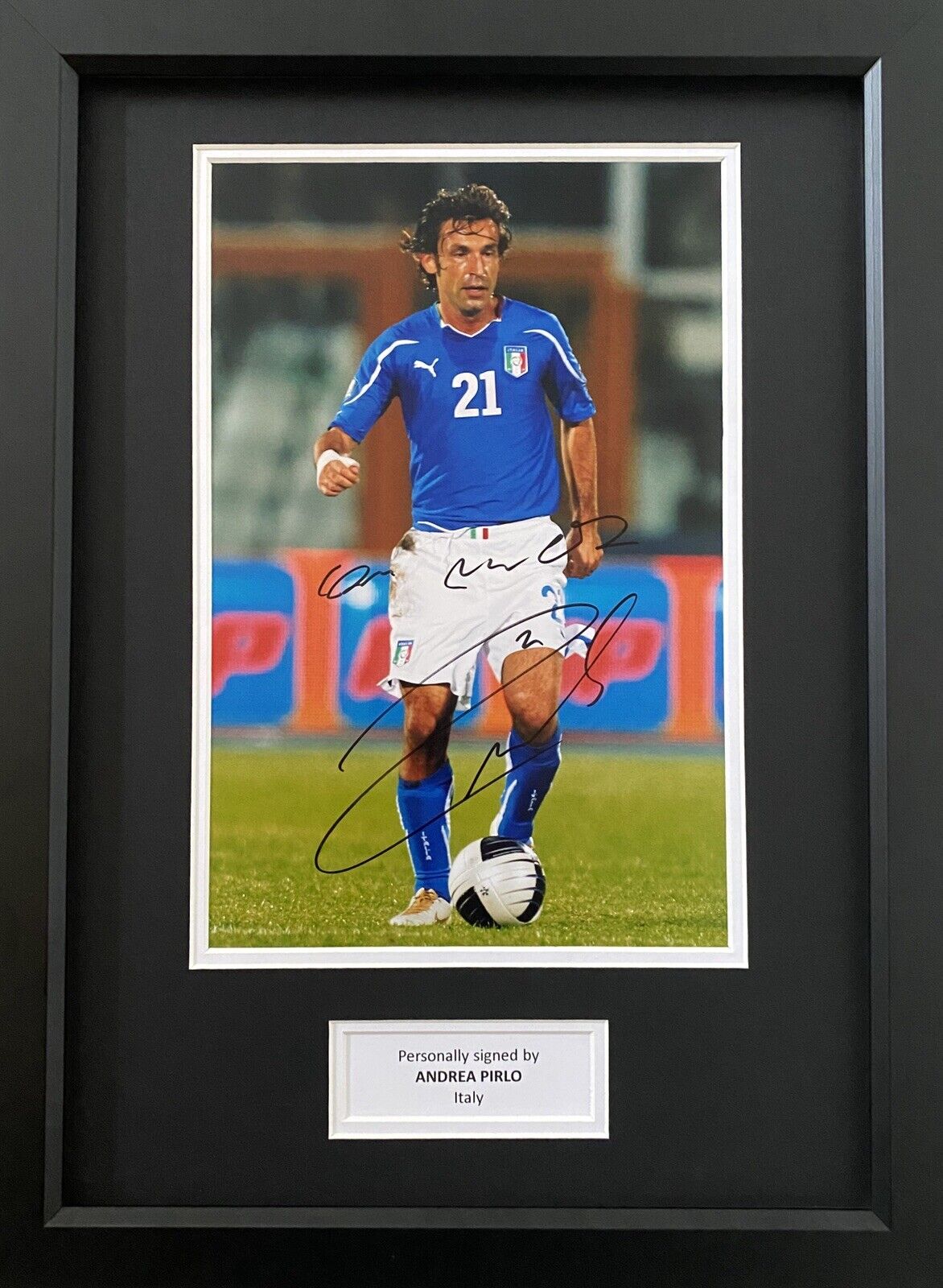 Andrea Pirlo Genuine Hand Signed Italy Photo Poster painting In 16x12 Frame Display, Juventus