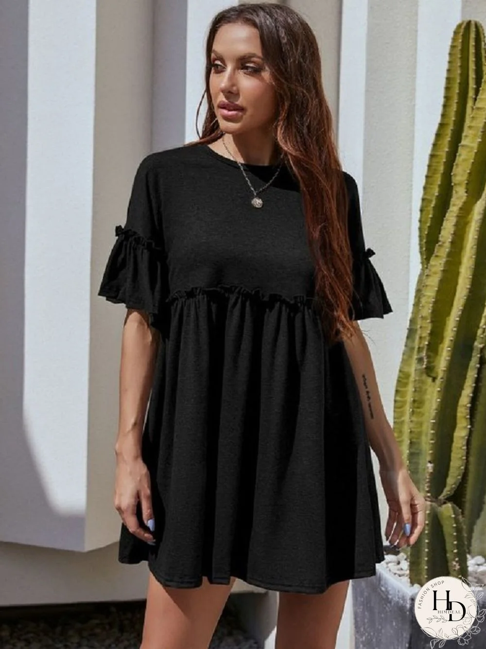 Wrinkled Round Neck Short Sleeve Wooden Ear Dress Black Dresses