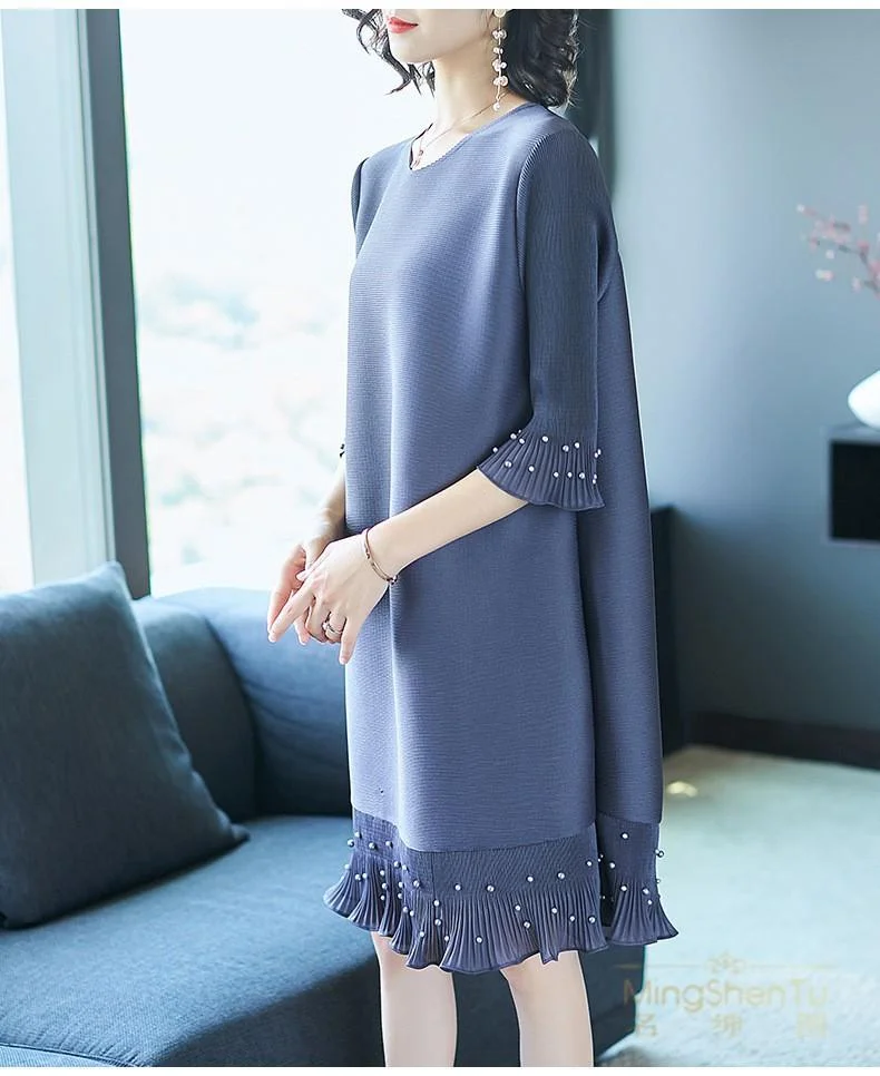Round neck beaded pleated mid-length lace dress