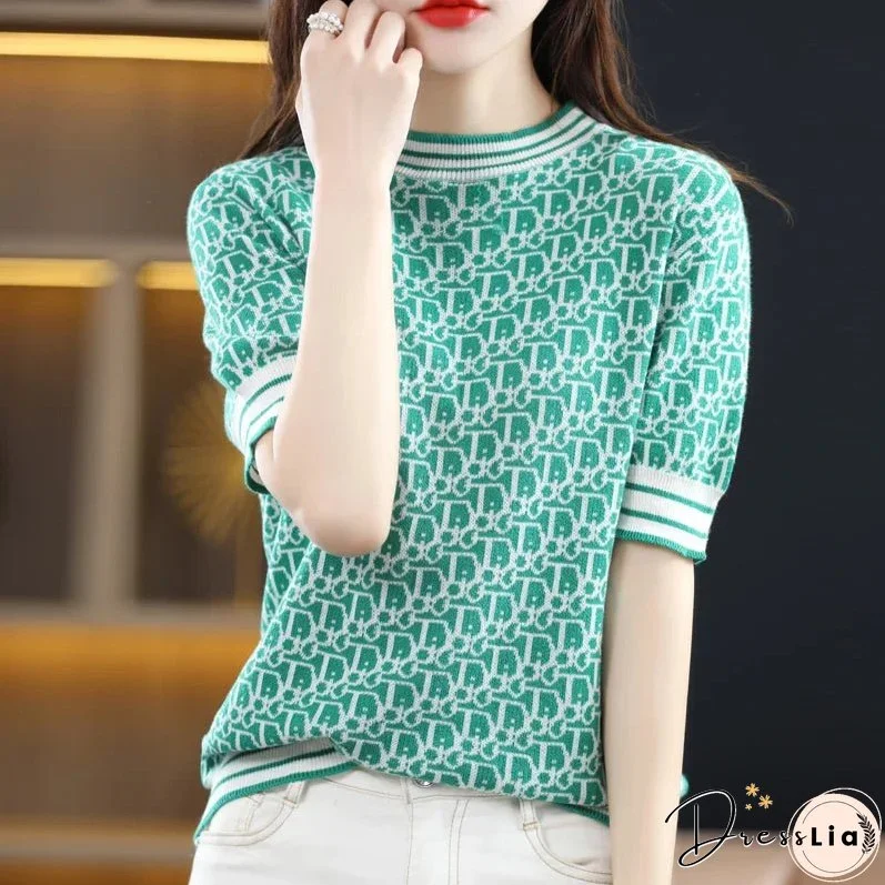 Effortless and Chic winter Pullover