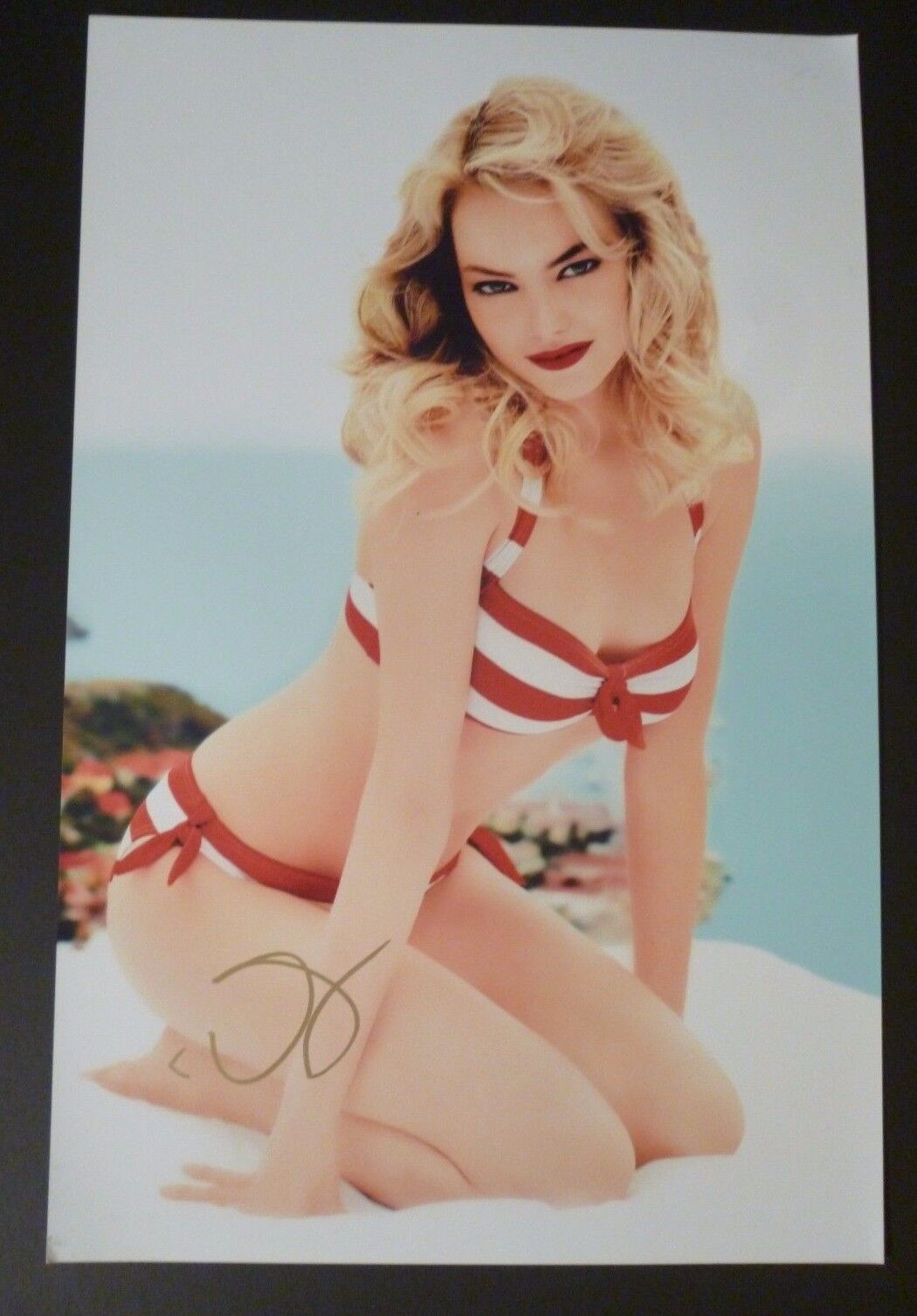 EMMA STONE Authentic Hand-Signed MEGA SEXY