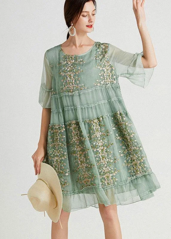 Art Green Embroideried O-Neck Loose Summer Flare Sleeve Dress