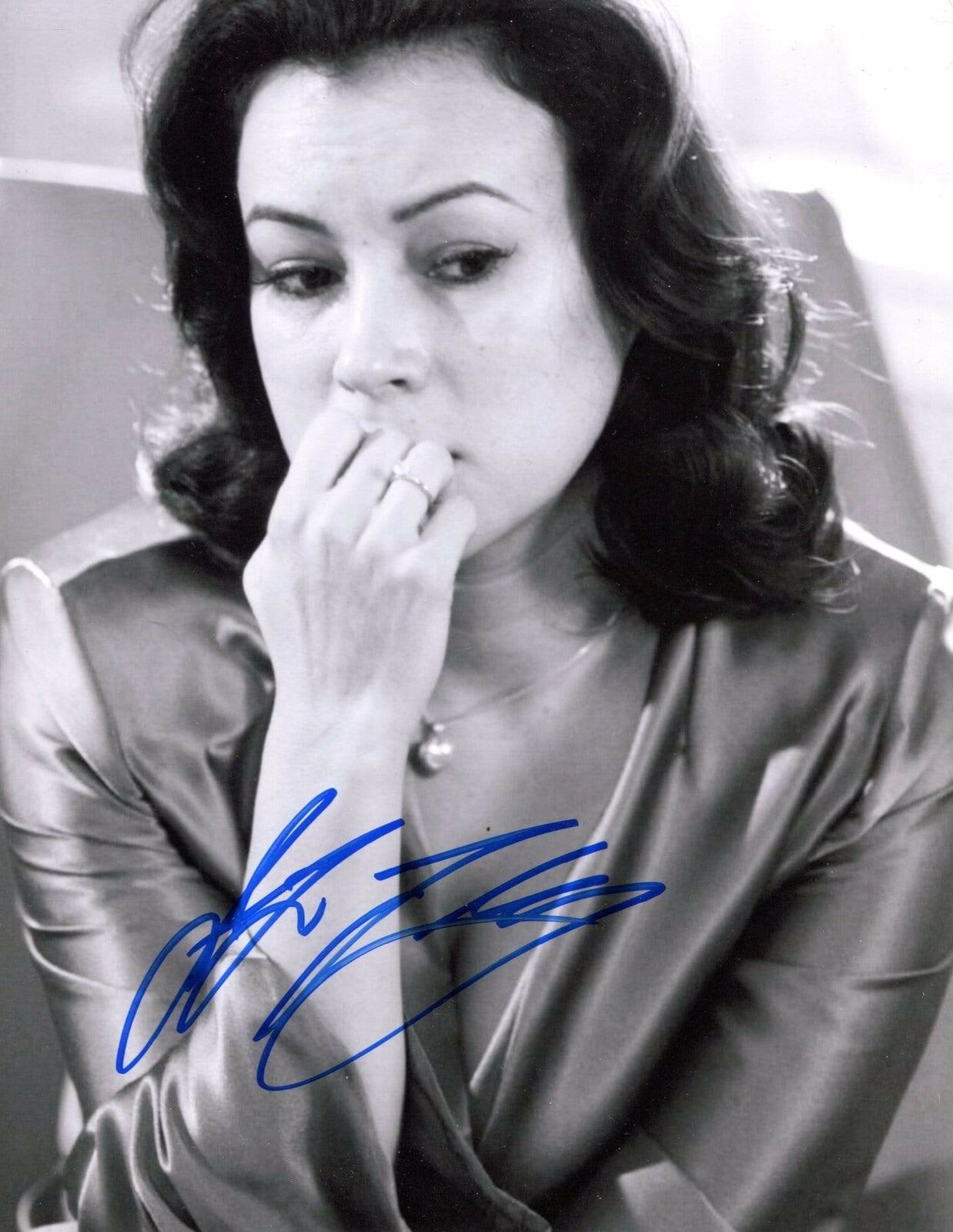 Jennifer Tilly ACTRESS & POKER PLAYER autograph, In-Person signed Photo Poster painting