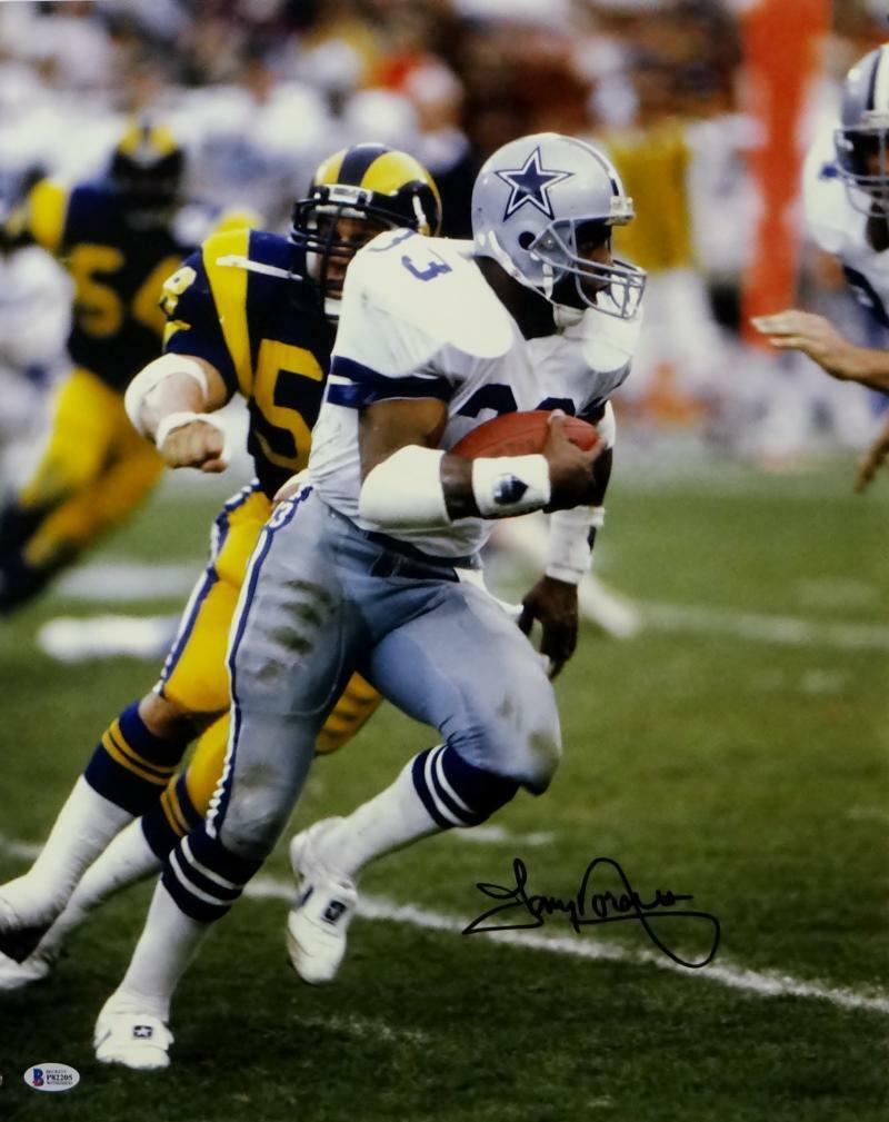 Tony Dorsett Autographed Dallas Cowboys 16x20 vs Rams - Beckett Auth *Black