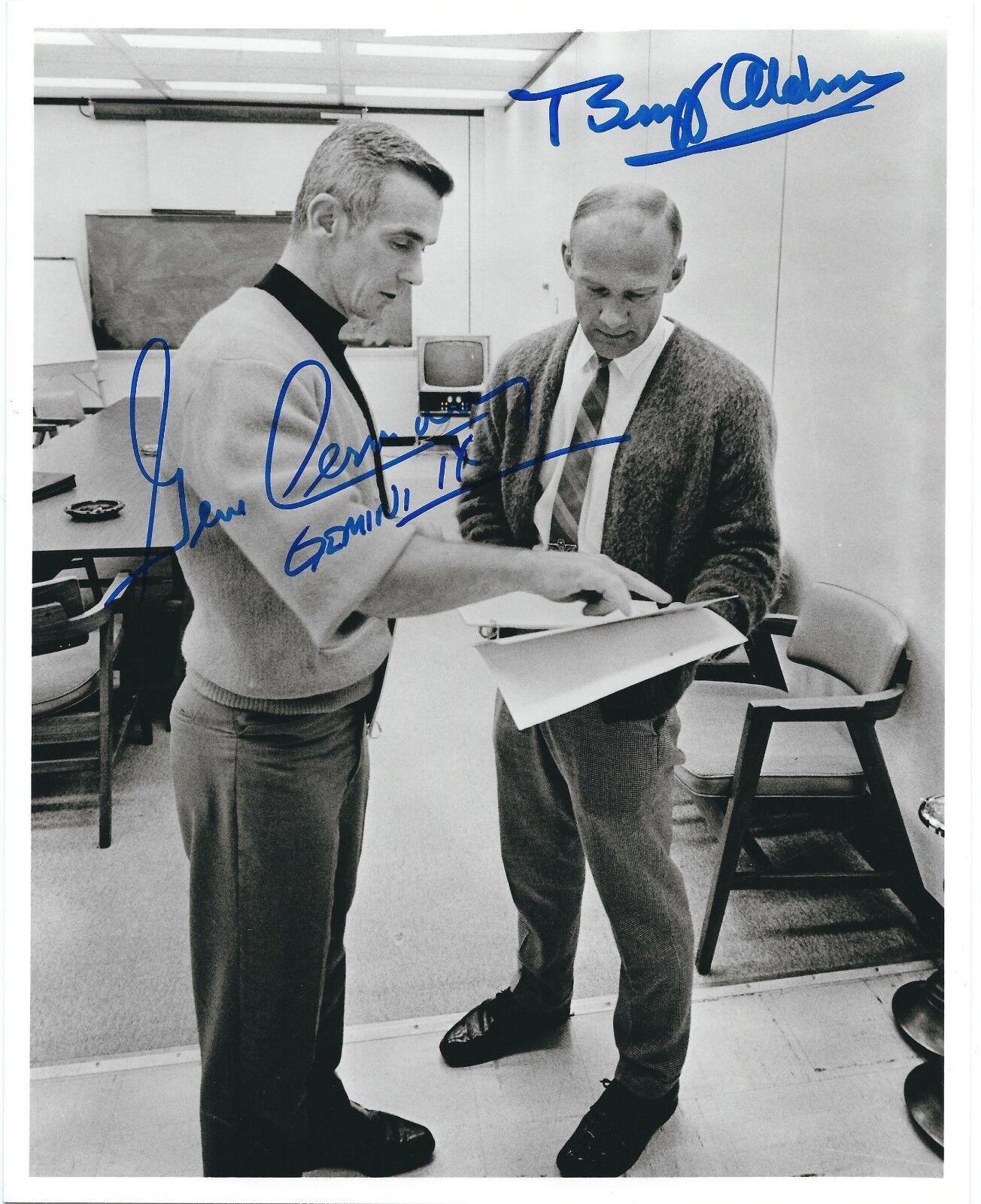 GENE CERNAN & BUZZ ALDRIN SIGNED 8x10 Photo Poster painting - UACC RD NASA ASTRONAUT AUTOGRAPH