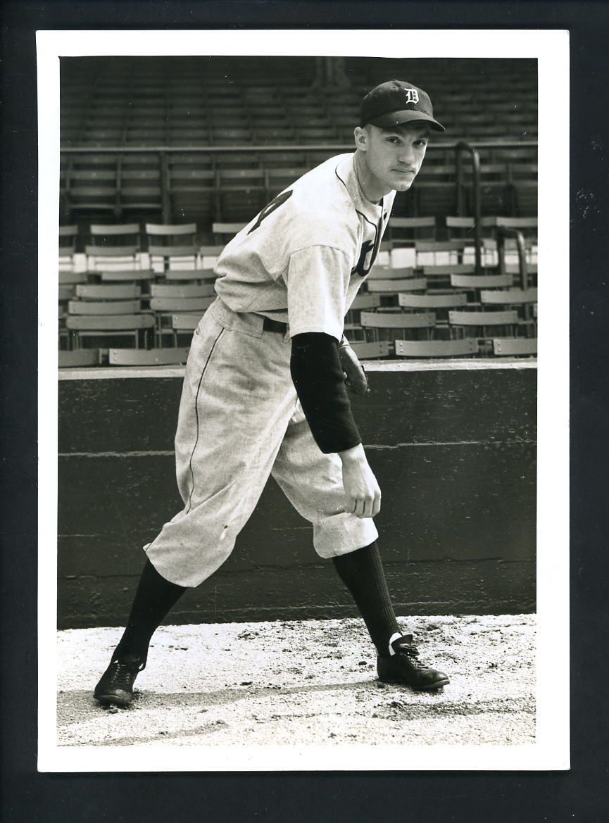 Johnny Gorsica pitching pose circa 1940's Press Original Photo Poster painting Detroit Tigers