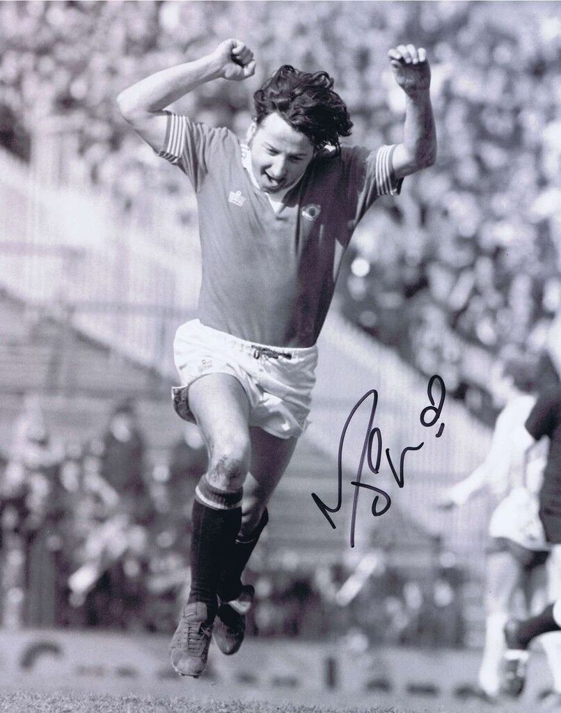 MICKY THOMAS - MANCHESTER UNITED LEGEND - SUPERB SIGNED B/W Photo Poster paintingGRAPH