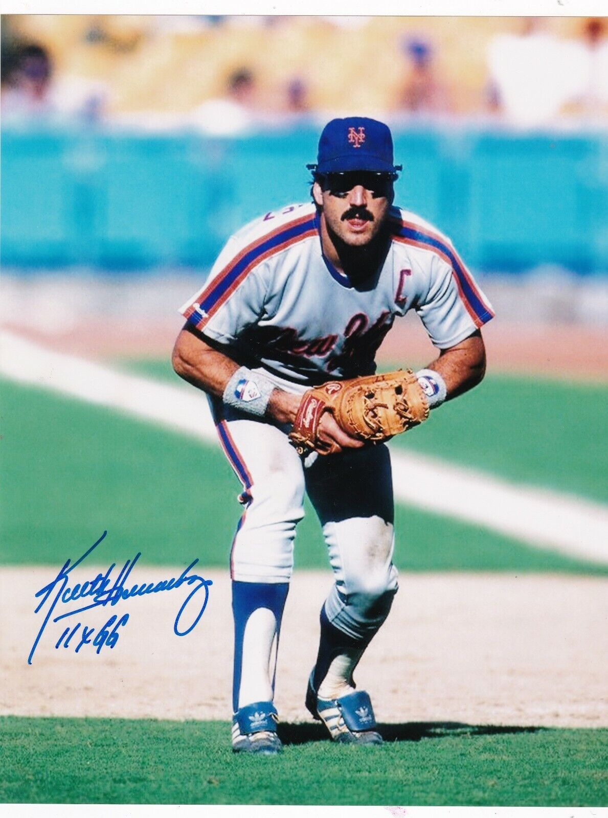 KEITH HERNANDEZ NEW YORK METS 11 X GOLD GLOVE ACTION SIGNED 8x10