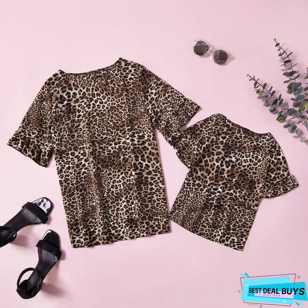 Mommy and Me Round collar Leopard Brown Short Sleeve Matching Tops