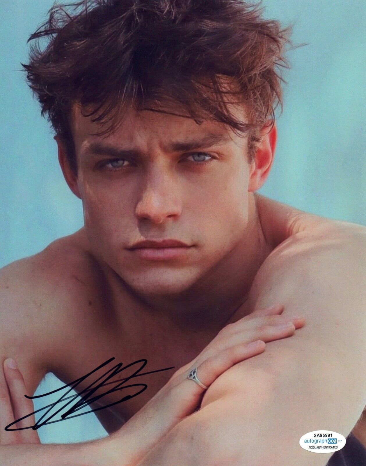 Thomas Doherty Signed Autographed 8x10 Photo Poster painting Descendants Gossip Girl ACOA COA