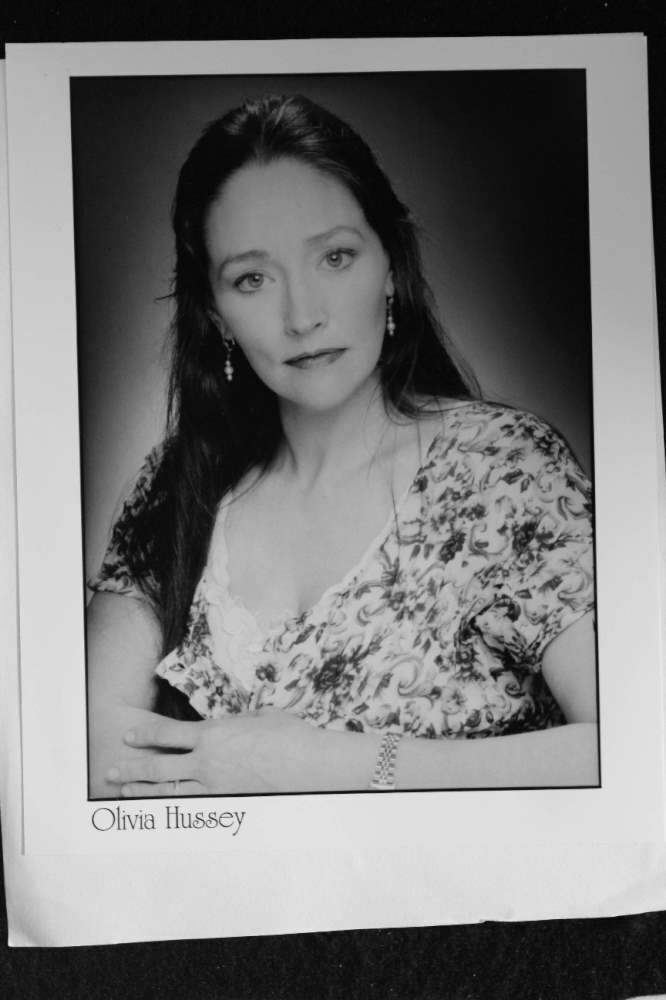 Olivia Hussey - 8x10 Headshot Photo Poster painting with Resume - Stephen King's It