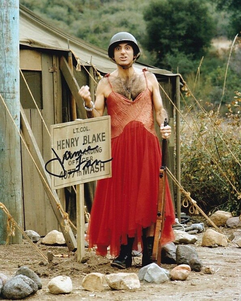 Jamie farr signed autographed mash cpl max klinger Photo Poster painting