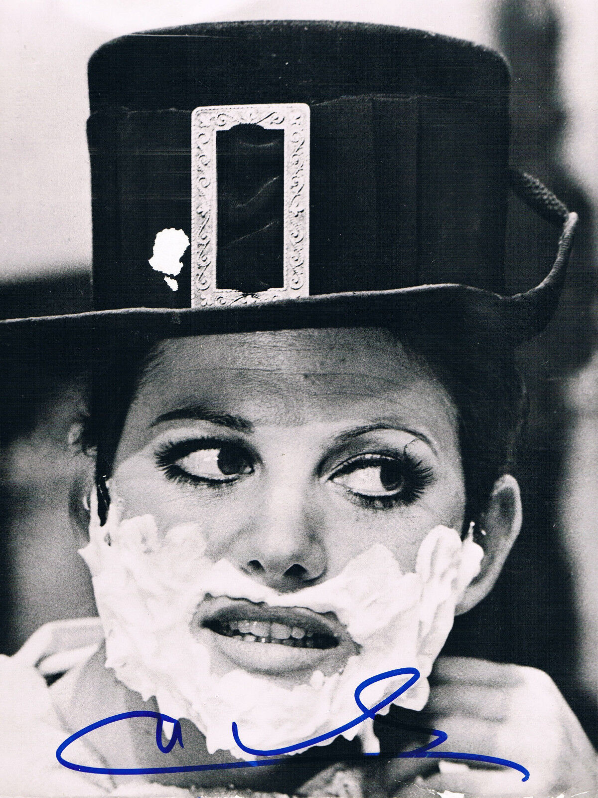 Claudia Cardinale 1938- genuine autograph IN PERSON signed 7x9