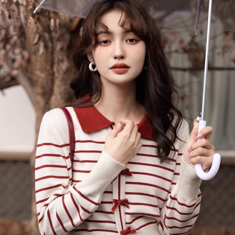 Striped Polo Neck Knit Sweater for Women, Contrasting Color Lapel Bow, Short Fitting Sweater, New Design, Autumn and Winter
