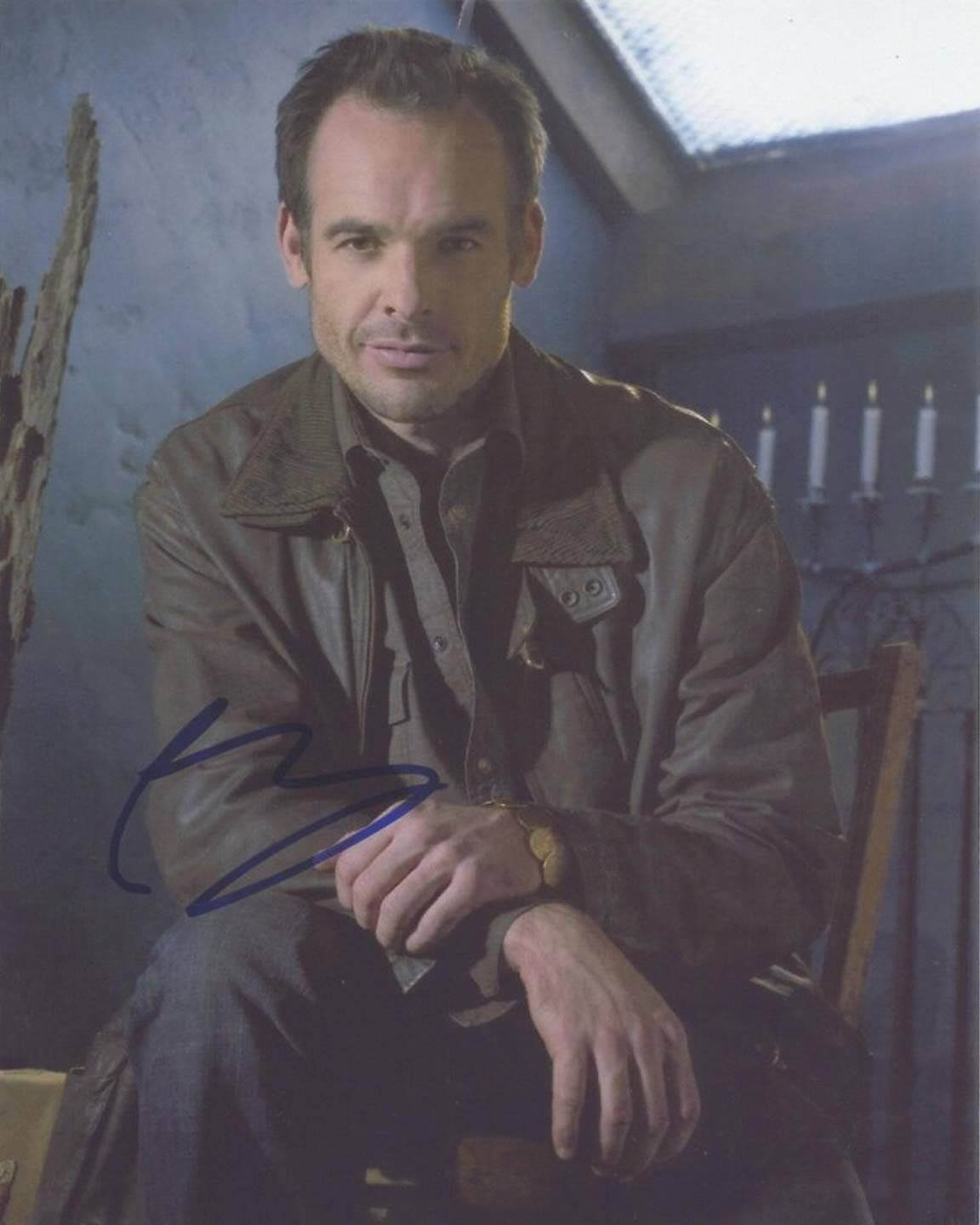 Paul Blackthorne Signed Autographed 8x10 Photo Poster painting Arrow Lipstick Jungle COA VD