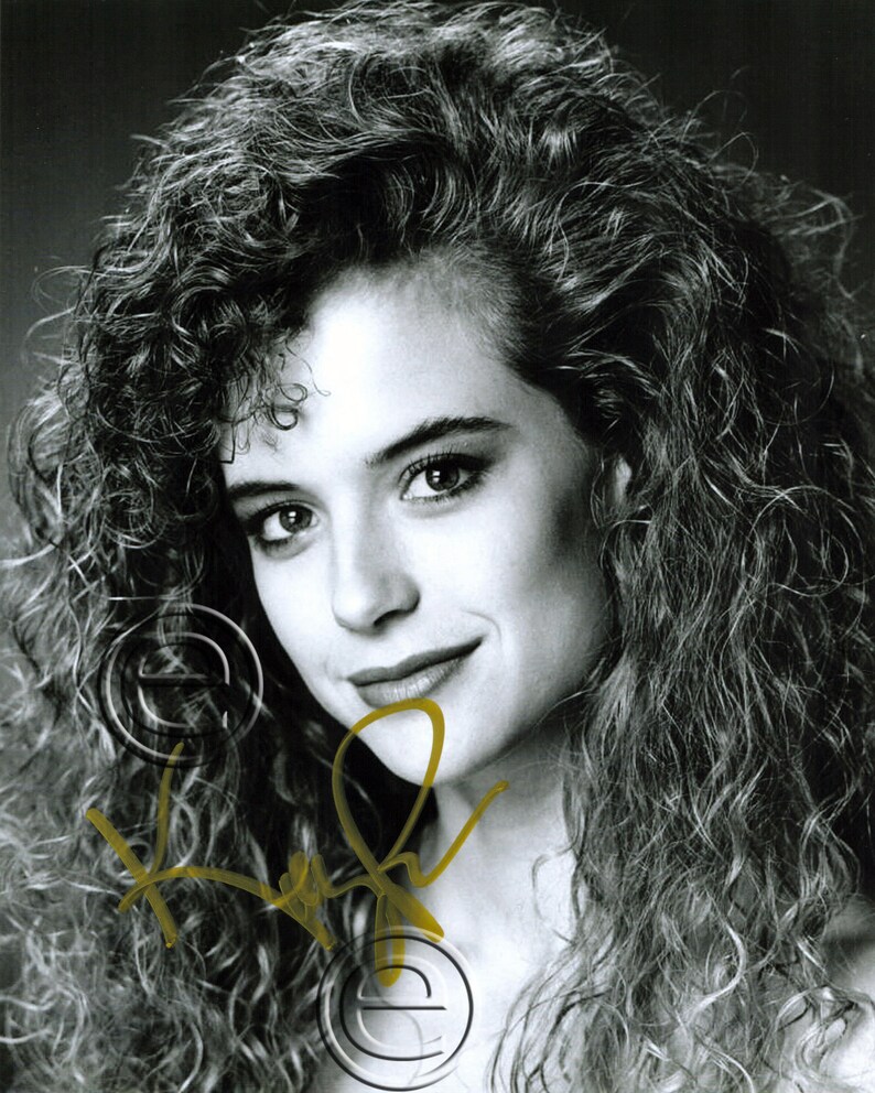 Kelly Preston Autographed Signed Photo Poster painting 8 x 10 print Photo Poster painting picture poster wall art autograph