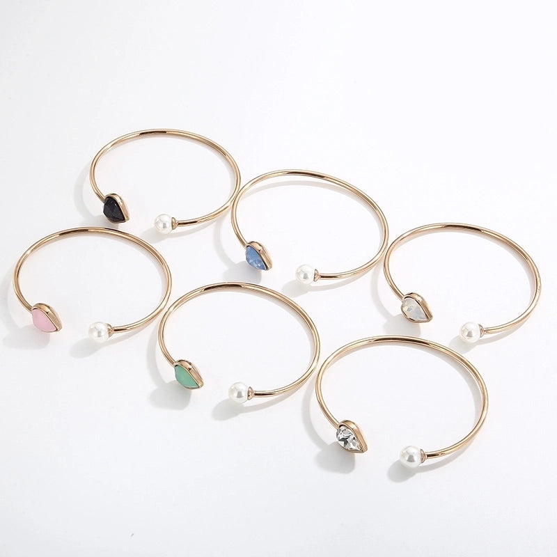 Modern Style Minimalist Heart Shape Stainless Steel Titanium Steel 18K Gold Plated Glass Stone Pearl Bangle In Bulk